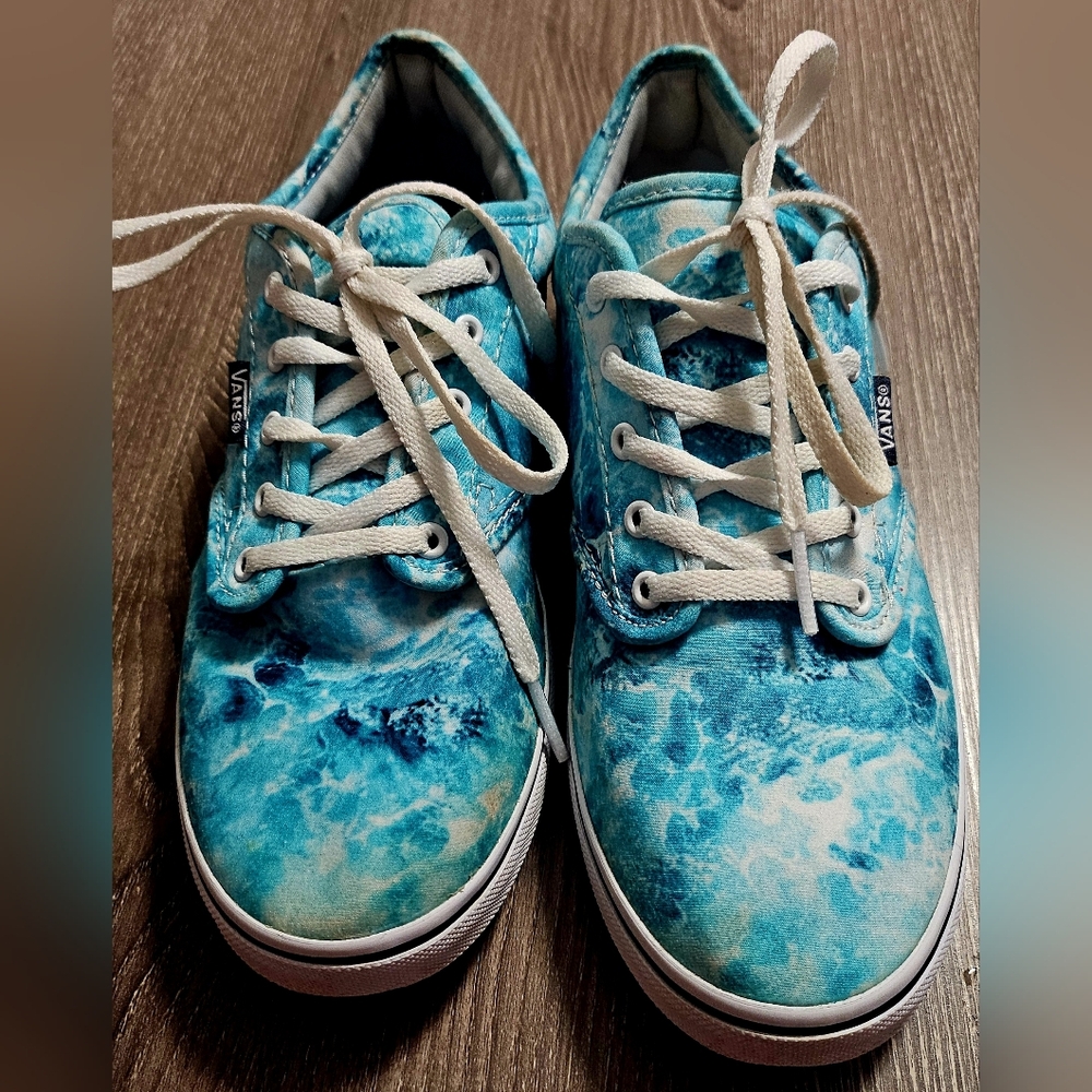 Womens Vans Off The Wall Lowtop Ocean Waves size 7.5
